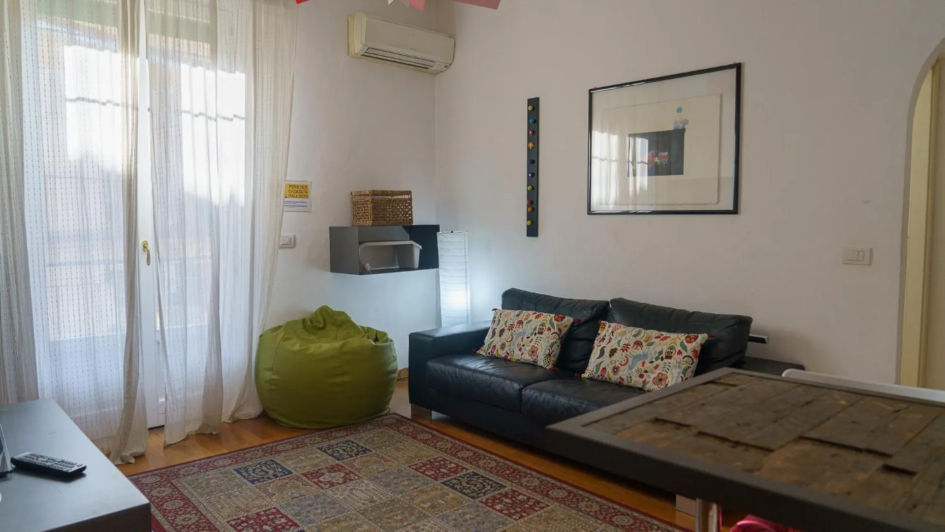 Cozy 1-Br Near Ponte Vecchio Apartment Florence